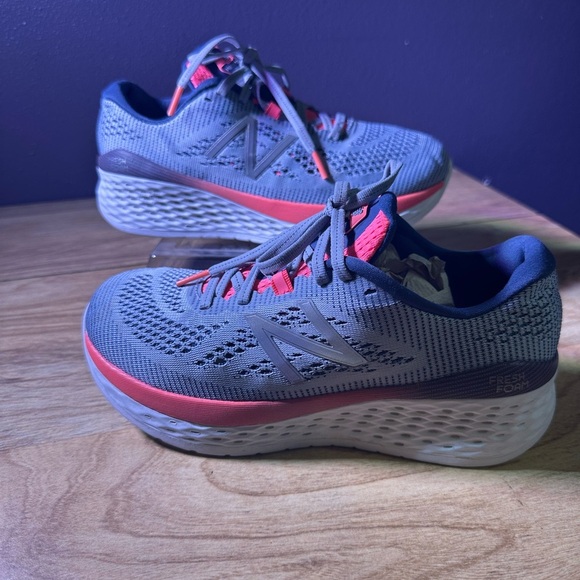 New Balance Women's Athletic Shoes in Gray and Pink - Picture 2 of 12